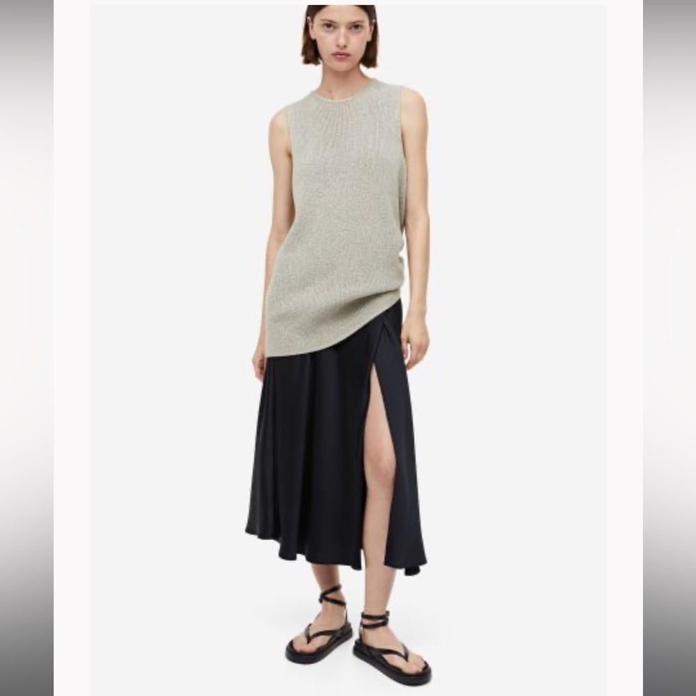 H&M black satin skirt